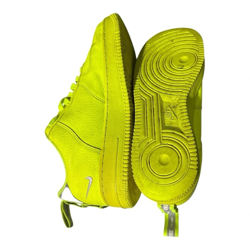 🇺🇸Nike Air Force Size 8.5 1 '07 LV8 Volt (a bright, striking yellow-green).‎